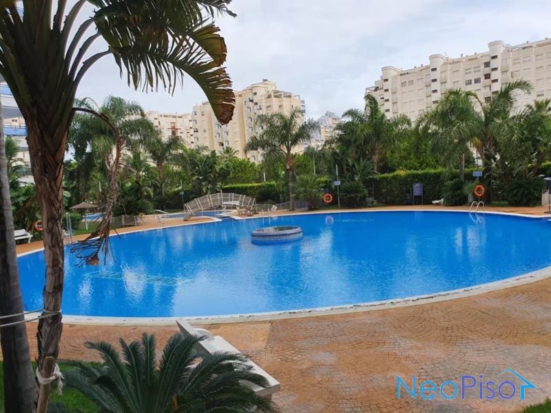 Apartamento en HERMOSA Urbanizacin con Piscina