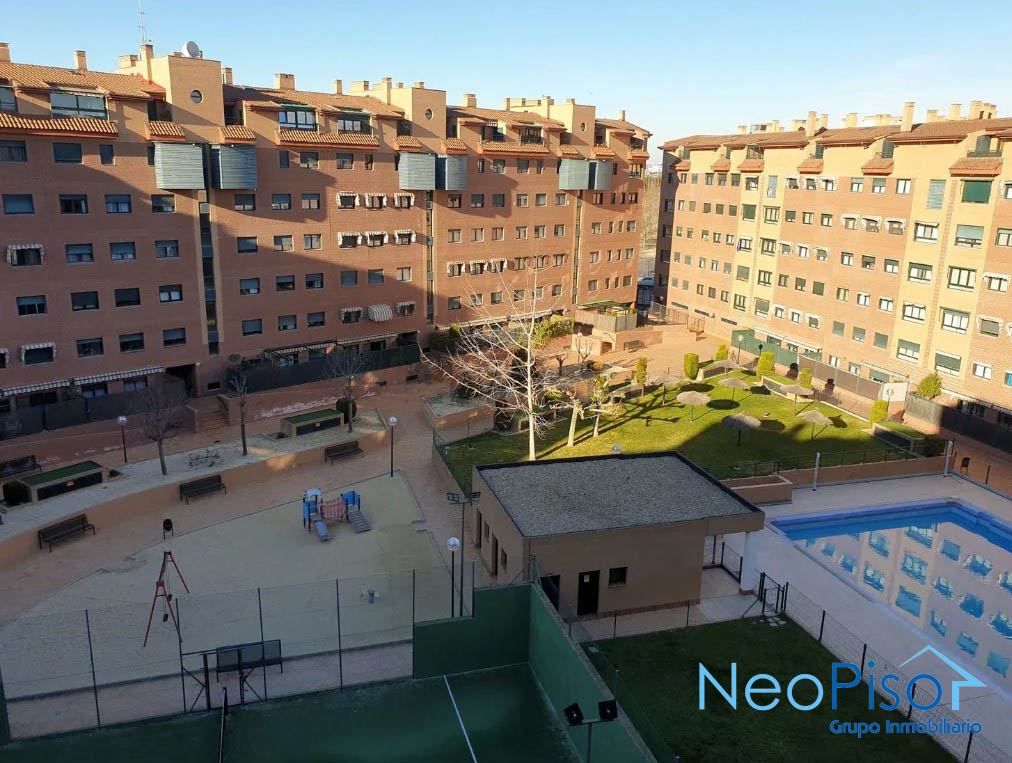 OPORTUNIDAD!!! Amplio DUPLEX con Piscina Garaje y Trastero en PARQUE OESTE